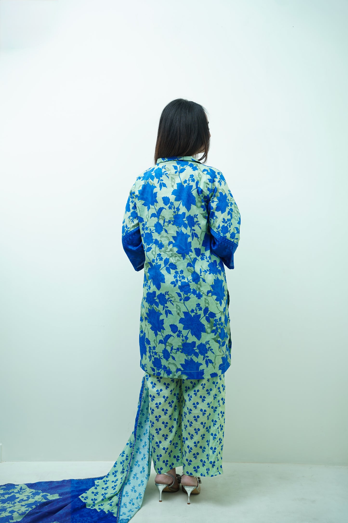 Blue Carnation 3-Piece Lawn Suit Unstitched (A-121)