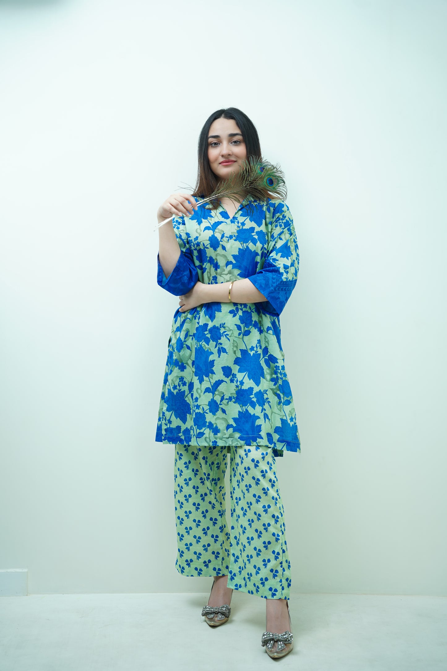Blue Carnation 3-Piece Lawn Suit Unstitched (A-121)