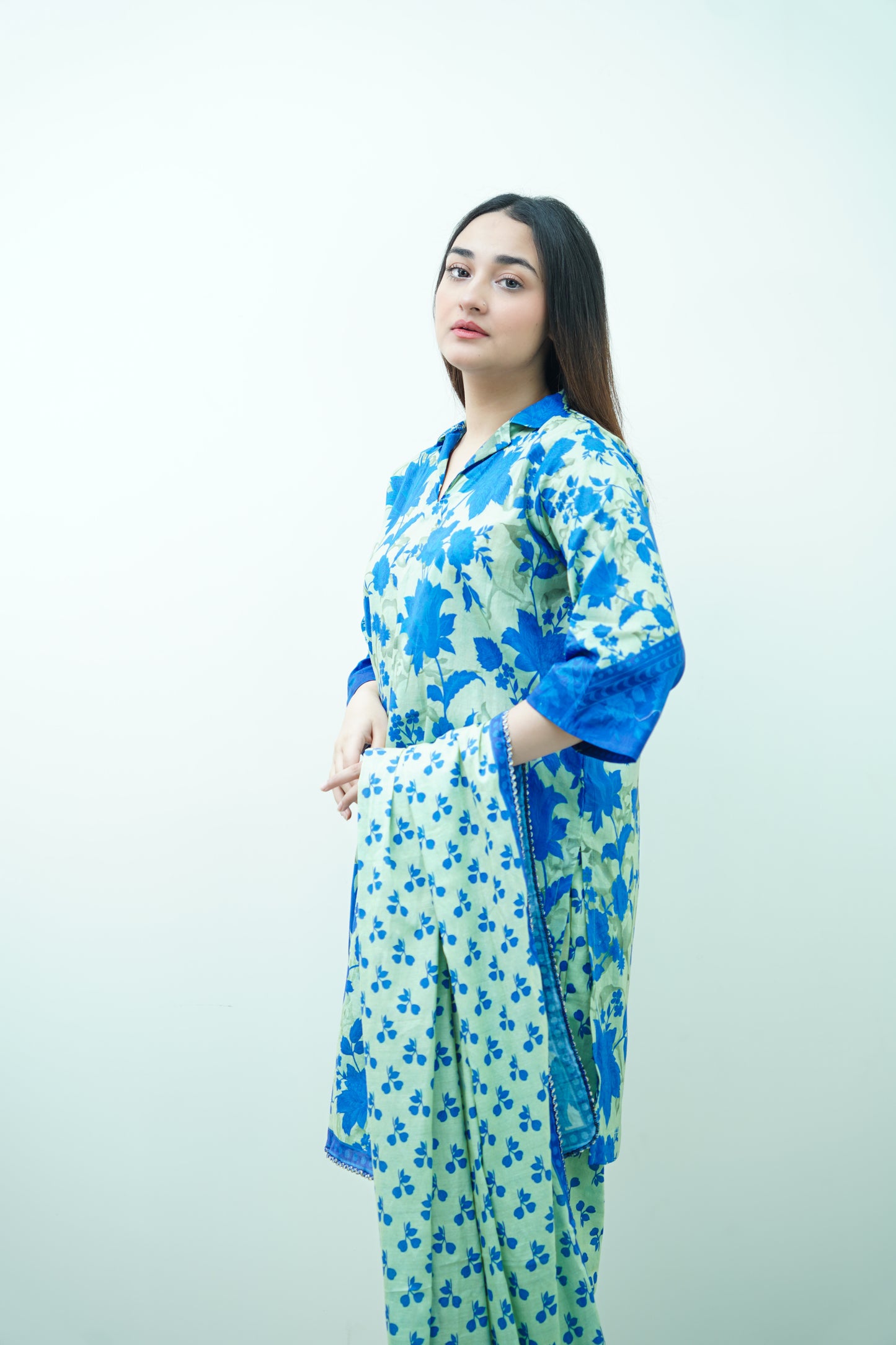 Blue Carnation 3-Piece Lawn Suit Unstitched (A-121)