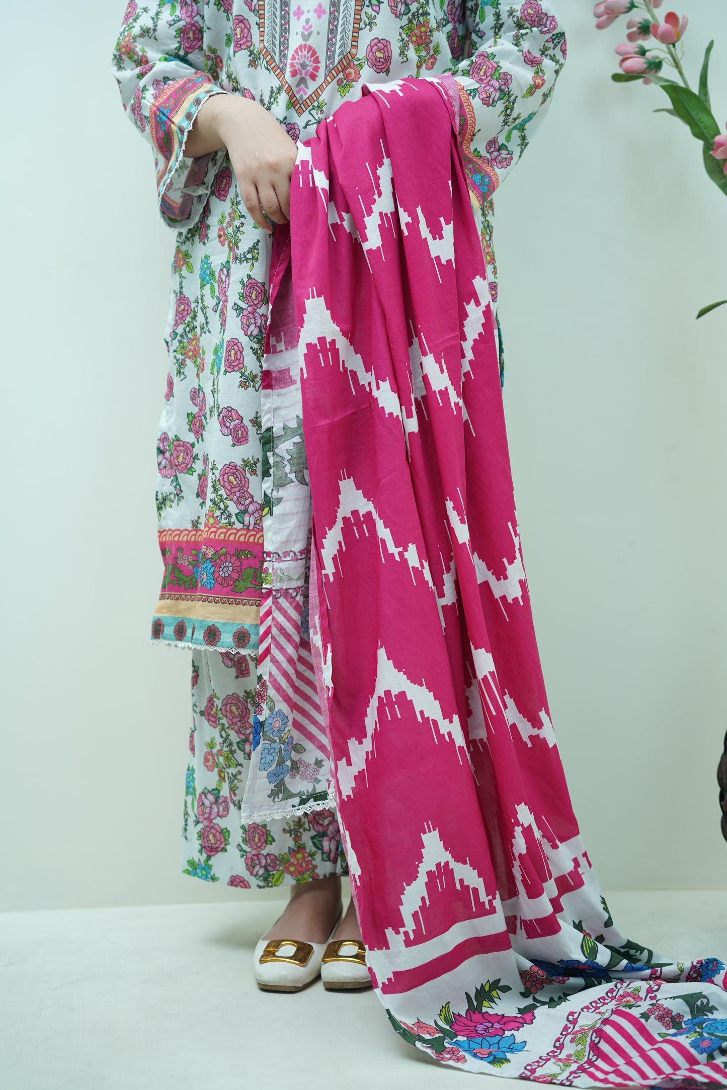 Pink Floral 3-Piece Lawn Suit Unstitched (A-120)