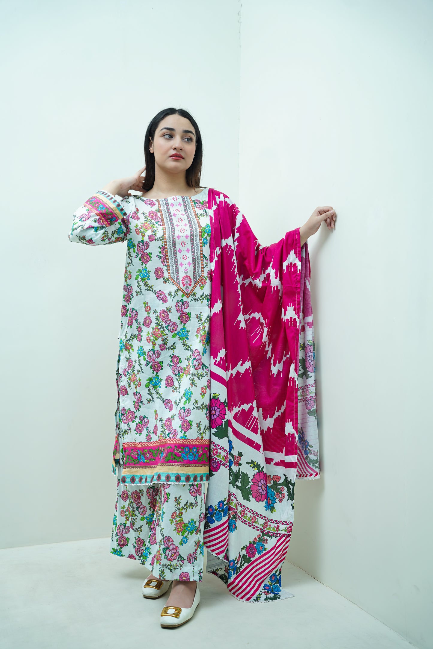 Pink Floral 3-Piece Lawn Suit Unstitched (A-120)